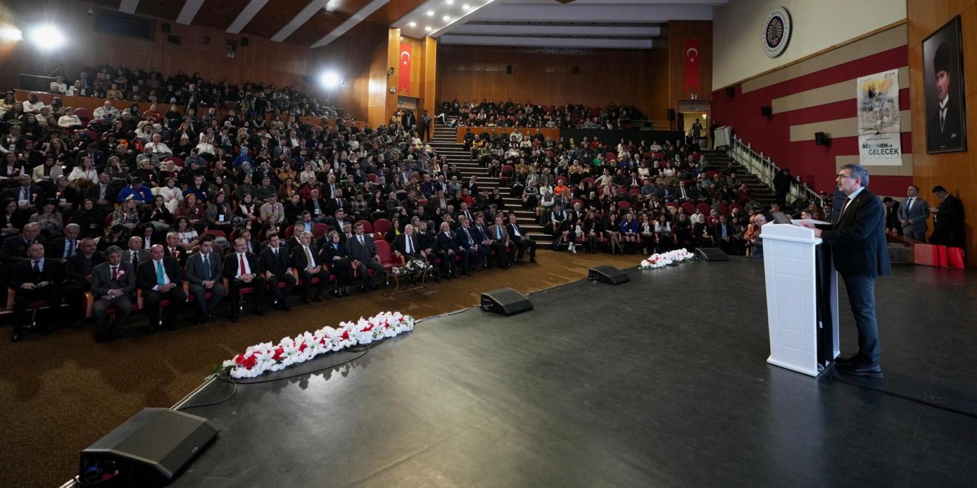 BAKAN TEKİN, ERZURUM'DA DÜZENLENEN MAARİF KONGRESİ'NE KATILDI